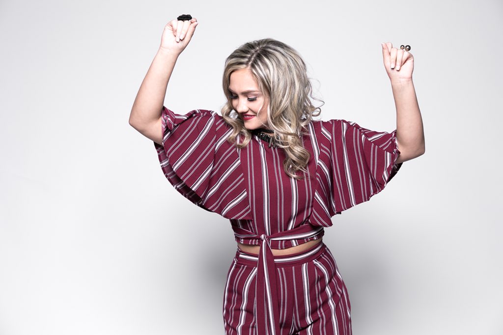 avarowlandmusic's tweet photo. 📸@pcginstitute @CharBraden @bernardporter #pcgstrong #pcguniversal #photoshoot #dancingtokelseaballerini #cottonmillstudio #nashville #tennessee https://t.co/zyVpozKzhj