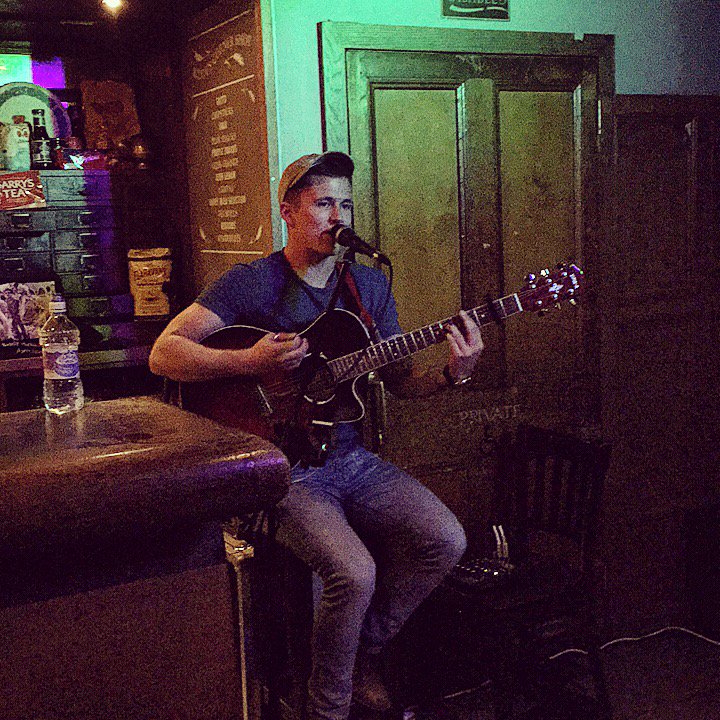 Robbie's back from his travels &amp; will be here to entertain you with all your favourite songs! #livemusic #robbiesback #weekend #entertainment