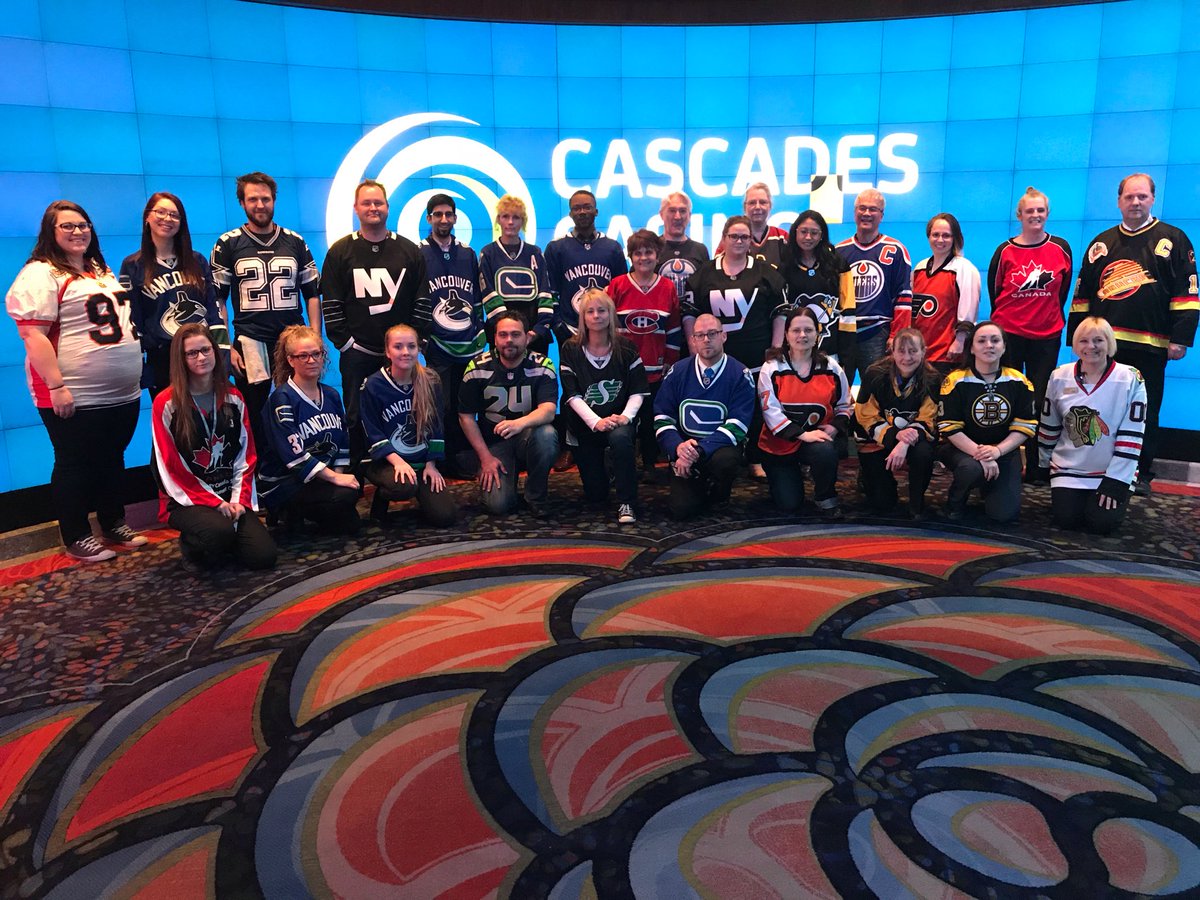AtlasKamloops's tweet photo. #humboltstrong. We are so proud to be a part of such an incredible team and community. We stand with you #BroncosStrong #team #community #gatewaygives https://t.co/mitwxV7mqg
