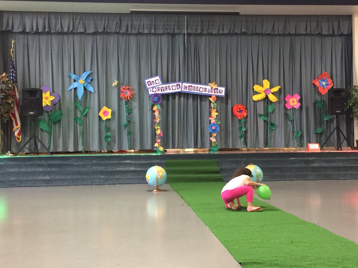 Alexander_AISD's tweet photo. The Recycled Art and Fashion Show begins soon! These kids are amazing!!! #AliefProud #STEAMItUp https://t.co/O67e6Hfs1O