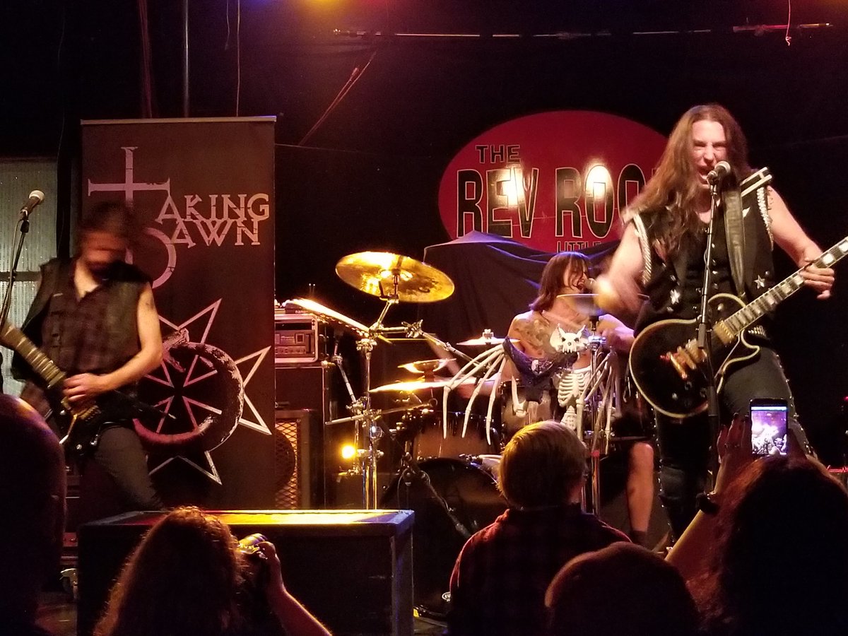 LauraLeigh73's tweet photo. Dis. Tonight at @scoutbarhouston
Come out and play my lovelies π
@TakingDawn #favoritehuman #astronautbunnies #bandofdevils @adelitasway #Notorious #tictac #notorioustictacs https://t.co/nnSRFIa0KS
