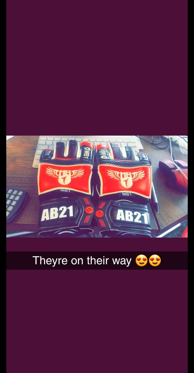 AndrewBusta11's tweet photo. @MB1Ecuador #MB1 🇪🇨 #AB21 🇨🇦 💪🏼 grandre idolo @MaximoBanguera1 !! https://t.co/8fKe4F8f7m