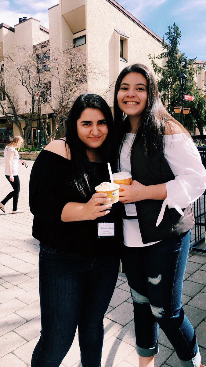diddys27's tweet photo. Throwback to last years #FBLASLC because there’s 6 DAYS TILL STATE. (And i miss my seniors &amp; last years was so much fun) So excited !!!! #6days #vail https://t.co/Fa2bW1hg1P