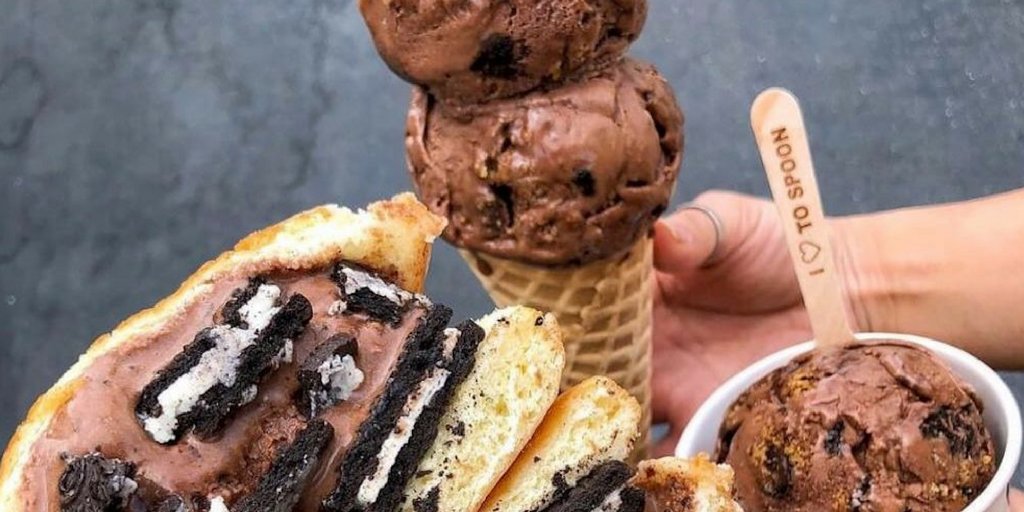 livekindlyco's tweet photo. Afters #IceCream febuts its first #vegan creations at #Coachella. Sure, there’s music @Coachella, but have you seen the #veganfood lineup? Can’t wait for the vegan #ChocoMonster by @Aftersicecream https://t.co/9k3i8tutU1 https://t.co/hGEoTTpILj