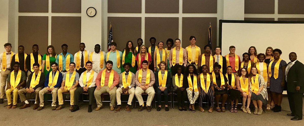 BCPS_Bears's tweet photo. 2018 @BurkeCountyHS HONOR GRADUATE BANQUET! #BearBuilt #BuildingHOPEfortheFuture https://t.co/TJnFVtIhqU