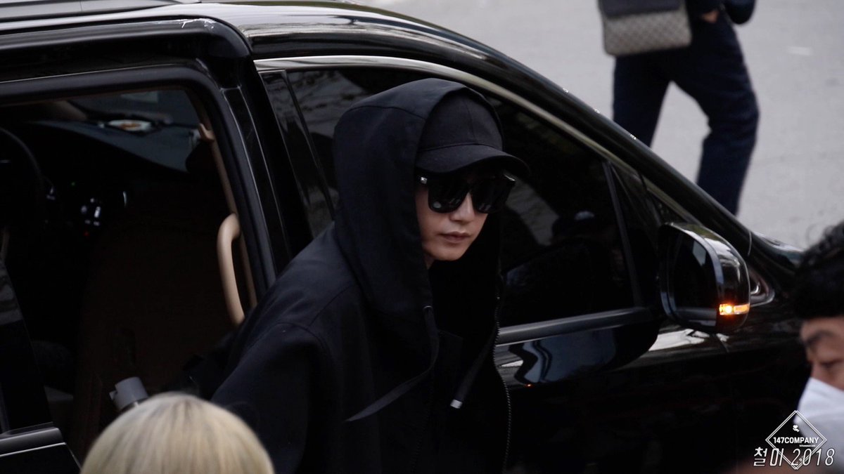 [직캠]180413 #허영생 #브로맨스 #뮤직뱅크 출근길 by 철이
#SS301 #SS501
tv.naver.com/v/3032873
youtu.be/NrjHWj9Eyak