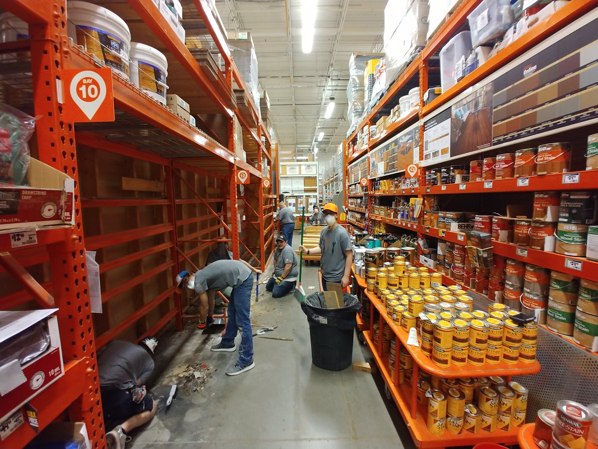 Night Met getting dirty!! Working it hard proud to have such great associates!  Go district 314 night Met!! <a href="/akm3831/">Amanda</a> <a href="/m7mbrooks/">Michelle Brooks</a> <a href="/GardnerD314/">Sara Gardner</a> @HillardBob <a href="/shannonxmaxwel1/">Shannon Maxwell</a>