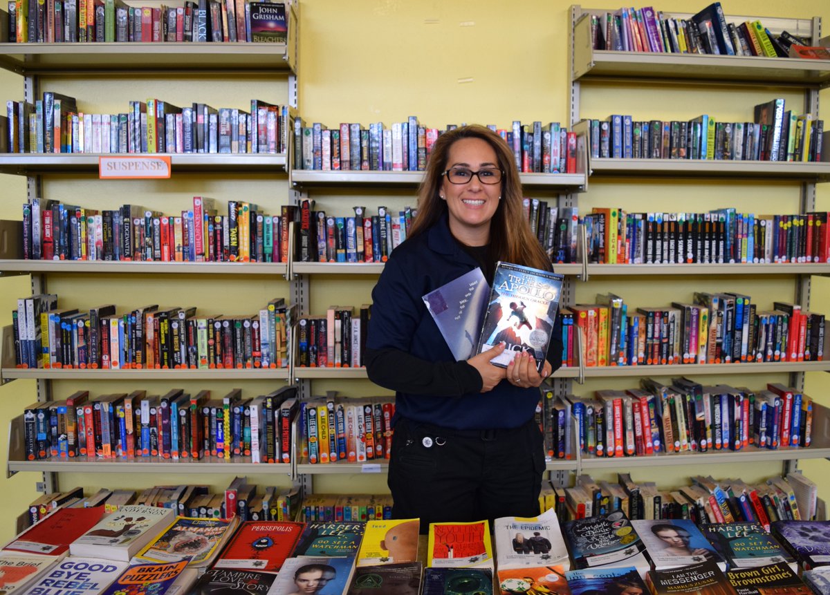 SacCoProbation's tweet image. #NationalLibraryWeek The Juvenile Hall Library provides books to over 120 residents &amp;amp; on average 500+ books are checked out every week! We appreciate &amp;amp; thank all of the generous donations we receive to keep our Library great.  
#LibrariesTransform #LibrariesLead