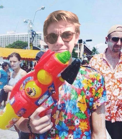 สุขสันต์วันสงกรานต์นะเพียก! 🔫 💦