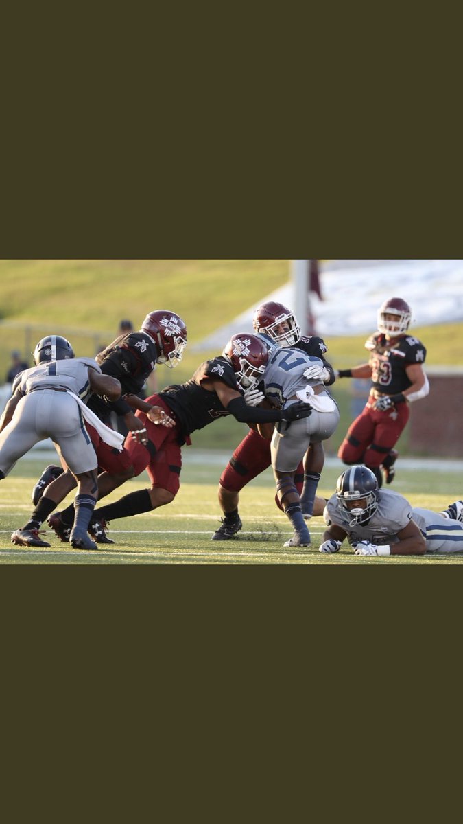 _ZHSFootball's tweet photo. Congrats to ZHS 2019 SS/OLB Taylor Milton on an offer from New Mexico State!! https://t.co/9M1qWJuHqQ