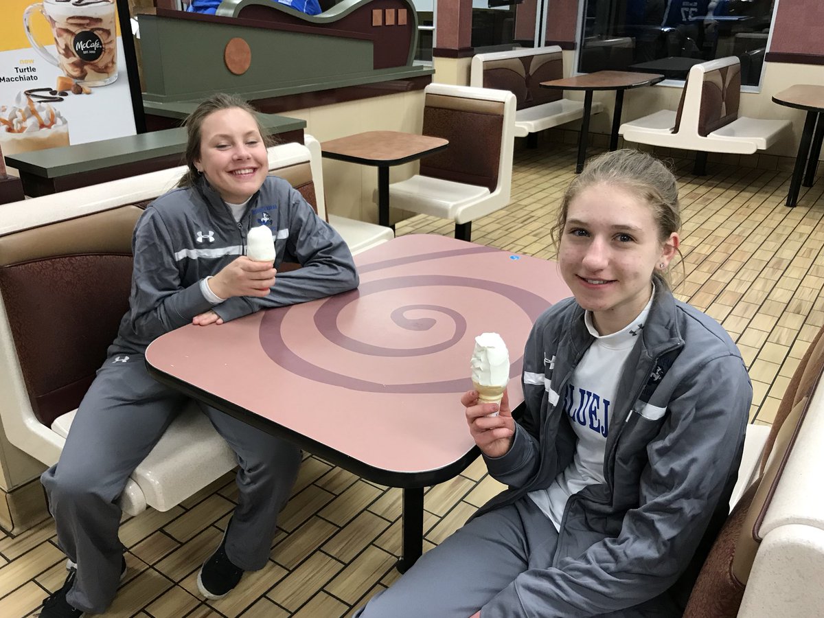 BFMath6's tweet photo. Ice cream to celebrate the victory! #teamwork #celebrationtime #competedhard https://t.co/Wc61vZn3TA