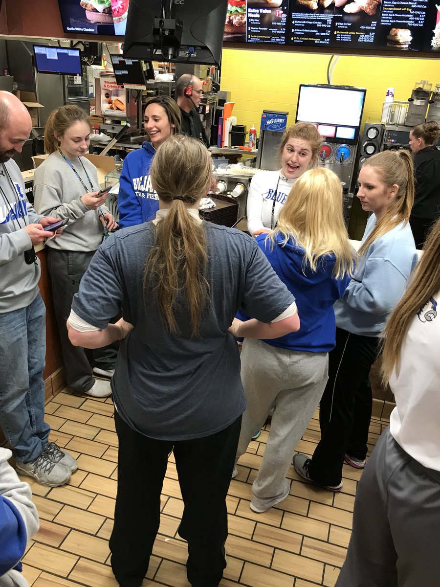 BFMath6's tweet photo. Ice cream to celebrate the victory! #teamwork #celebrationtime #competedhard https://t.co/Wc61vZn3TA