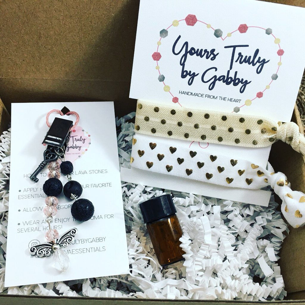 StampedbyGabby's tweet image. visit etsy.com/shop/YoursTrul… for #teachergifts #carventclips #cardiffusers #essentialoil #diffusers #mothersday #giftsets #giftsformom #diffusers #DealoftheDay #onlineshopping