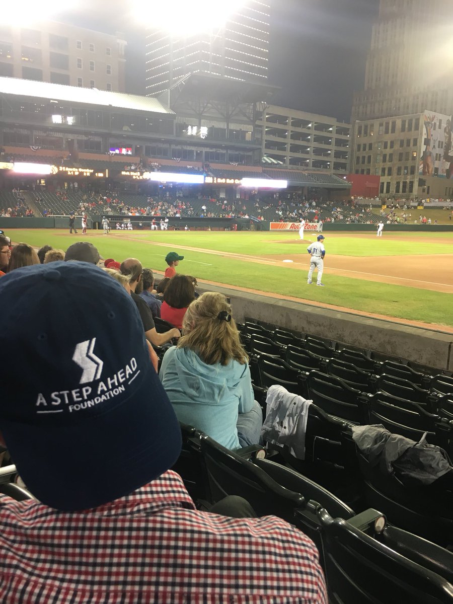 astepahead_mem's tweet image. It’s a beautiful night for #baseball! We are so proud to be the @memphisredbirds nonprofit of the game and are having a blast. Go Chicks! #choose901