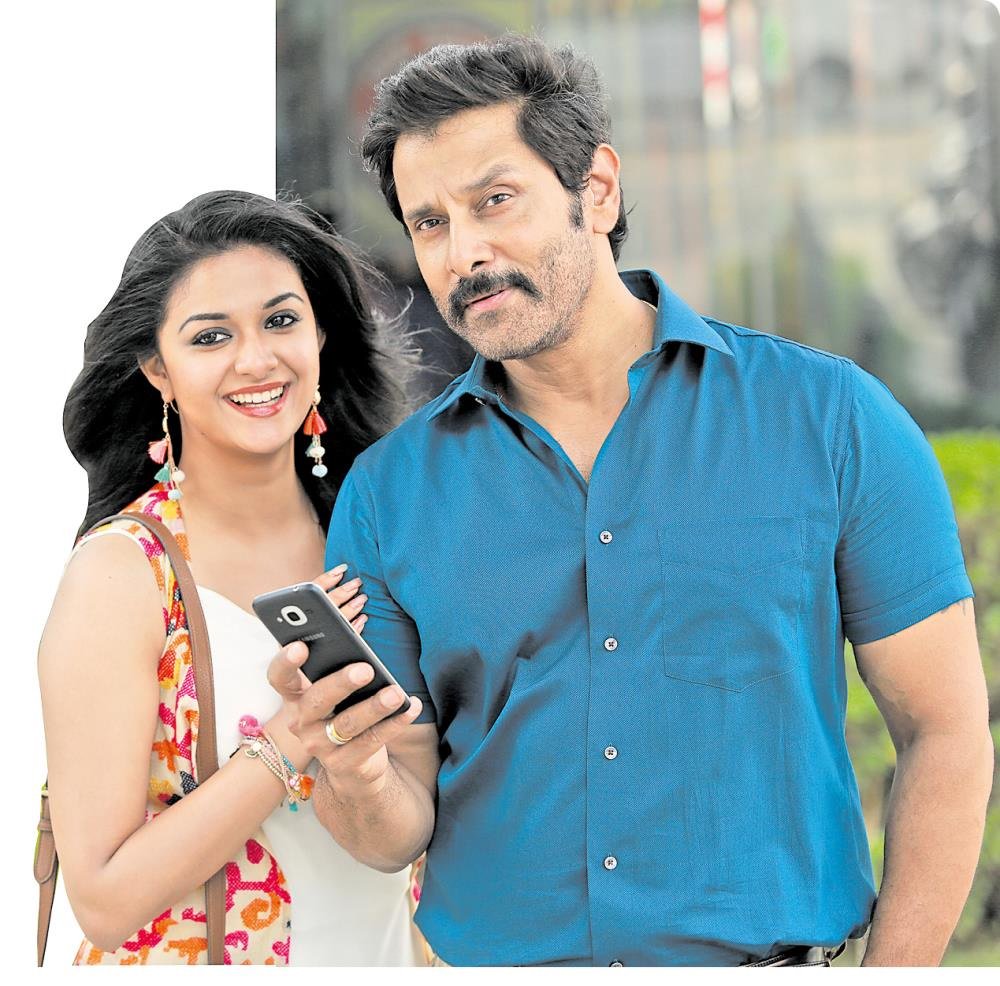 Fansxpress's tweet image. Here is a new still of #ChiyaanVikram and @KeerthyOfficial from #SaamySquare
#chiyaanday #KeerthySuresh
#Vikram #keerthisuresh