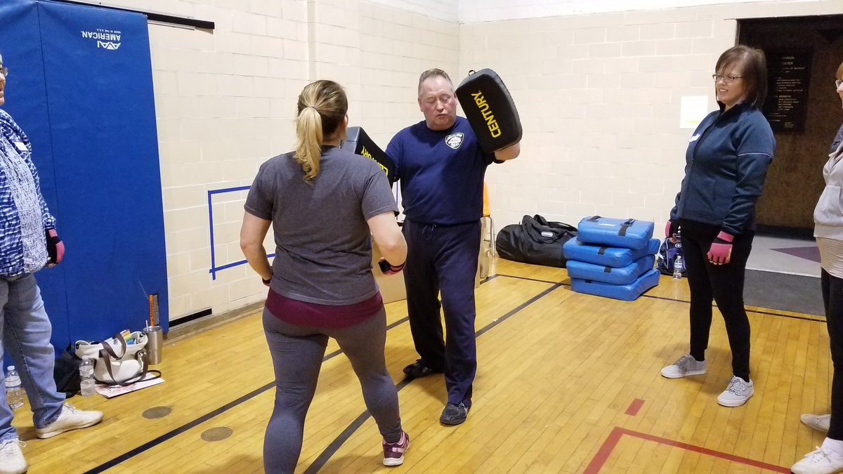 marion_police's tweet photo. Week 2 of women's unarmed self-defense is in the books and this class is doing great! VAP and MPD working together to build skill, confidence and comfort. Made possible by gift from Marion County Bar Association. #MarionProuD #TrueBlueMPACT https://t.co/9BA3OKz37C