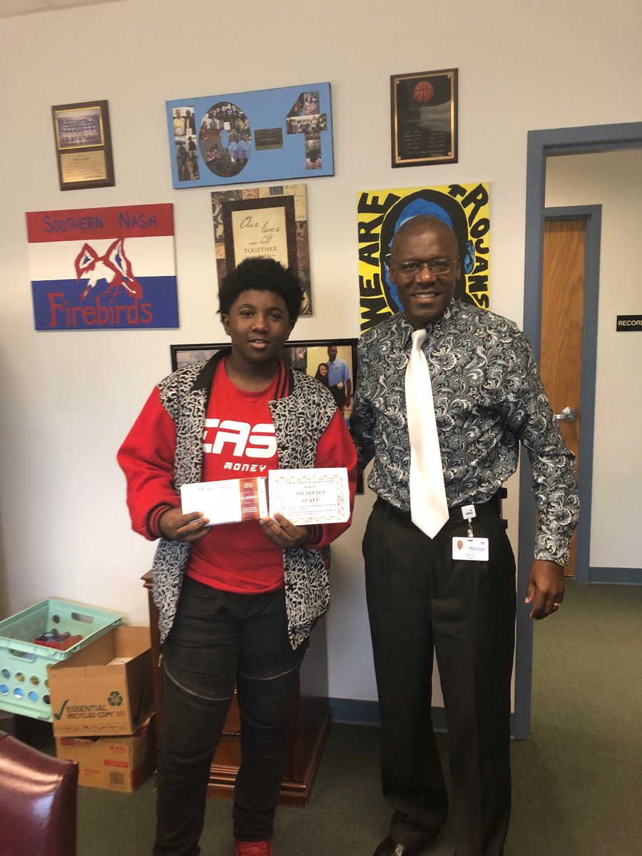 SMSSpell's tweet image. Oops! Forgot 1: Congrats to this Cat! Winning a 1lb chocolate bar!  #eatslow #WeAre...Wildcats!