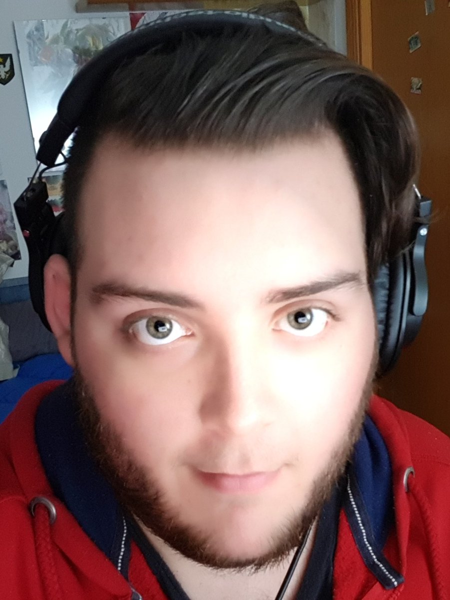 SefirotKS's tweet image. Nunca había jugueteado con la cámara del móvil XD
Foto con 847 filtros vs 0 filtros

La que no tiene filtros es 400 veces mejor