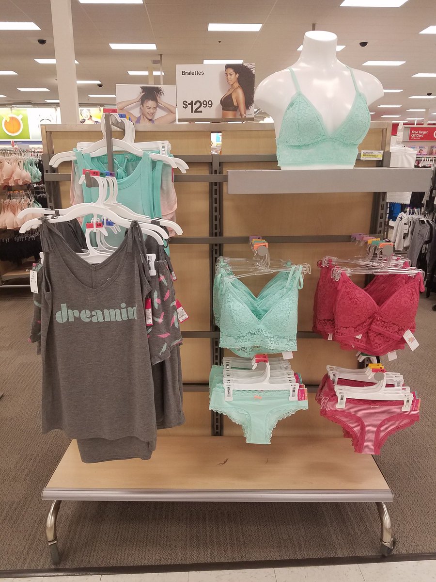 Giving intimates some much needed love! #intimatesrefresh <a href="/JulieEnglar/">Julie Englar</a> <a href="/amoellr/">Austin M</a> <a href="/jamaal_edwards/">Jamaal Edwards</a>