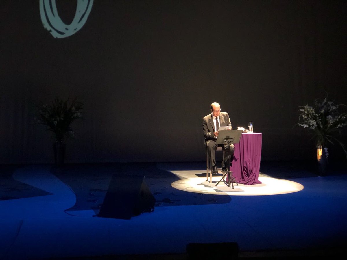 ⭐️ Esta noche nos acompaña <a href="/AngelicaAragon_/">Angélica Aragón</a> &amp; <a href="/romupi/">rodrigo murray</a>. Grandes artistas reconocidos a nivel mundial, quienes nos comparten los poemas escritos por alumnos de preparatoria y profesional del <a href="/TecdeMonterrey/">Tecnológico de Monterrey</a>