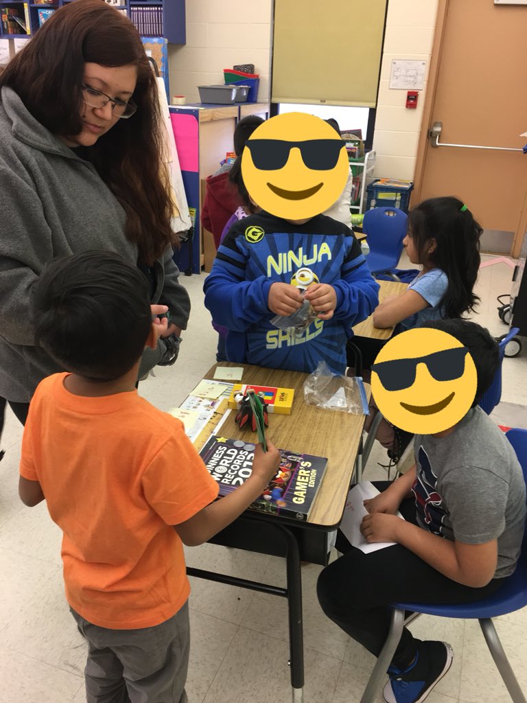 castbilingual's tweet image. Teaching money through shopping at the Castaneda Store! Thanks to Ms. Garcia @pencils_smiles for shopping with us! @jcuevasEWRSD @RobCDNJL #spendmoney #plasticcoins