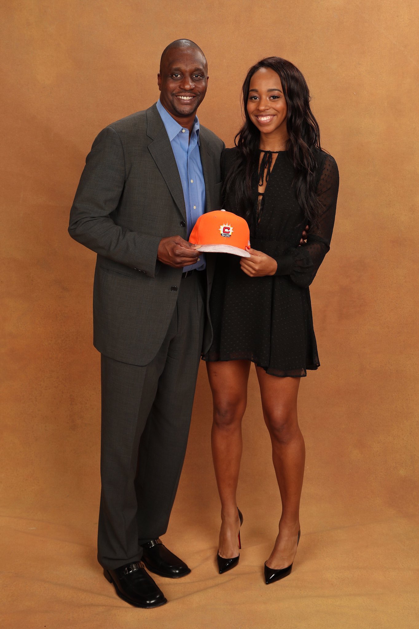 WNBA on X: The first daughter of a former WNBA head coach to be selected  in the #WNBADraft @lexiekiah_4, daughter of @NBA vet Dee Brown!   / X