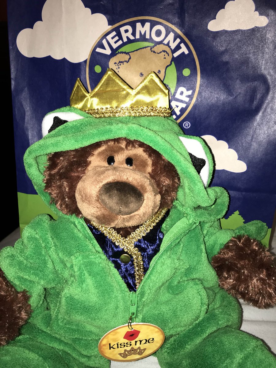 BearsInTheAir's tweet photo. In an effort to raise some additional funds for @AmericanCancer, I’m going to set up a kissing booth. $20 to try and make me a prince again! #KissMeforCancer #AirBear001 @VTTeddyBear https://t.co/uLg4IH9M92 https://t.co/oPsJ8m75U8