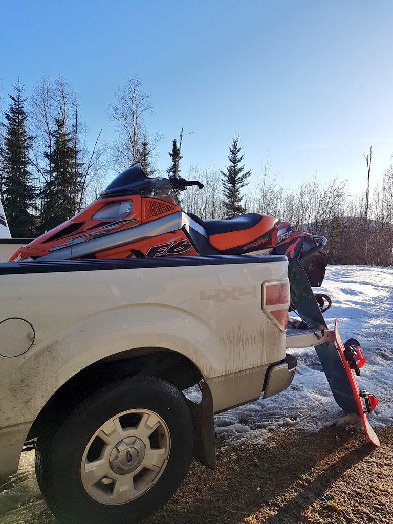 AK_snowgirl8's tweet photo. Oh hi...nice of you to come out of hiding, i hope you're ready for @ArcticManAlaska #arcticcat #sled #grass #springtimeinalaska #roadtrip https://t.co/vERwBCNWAu