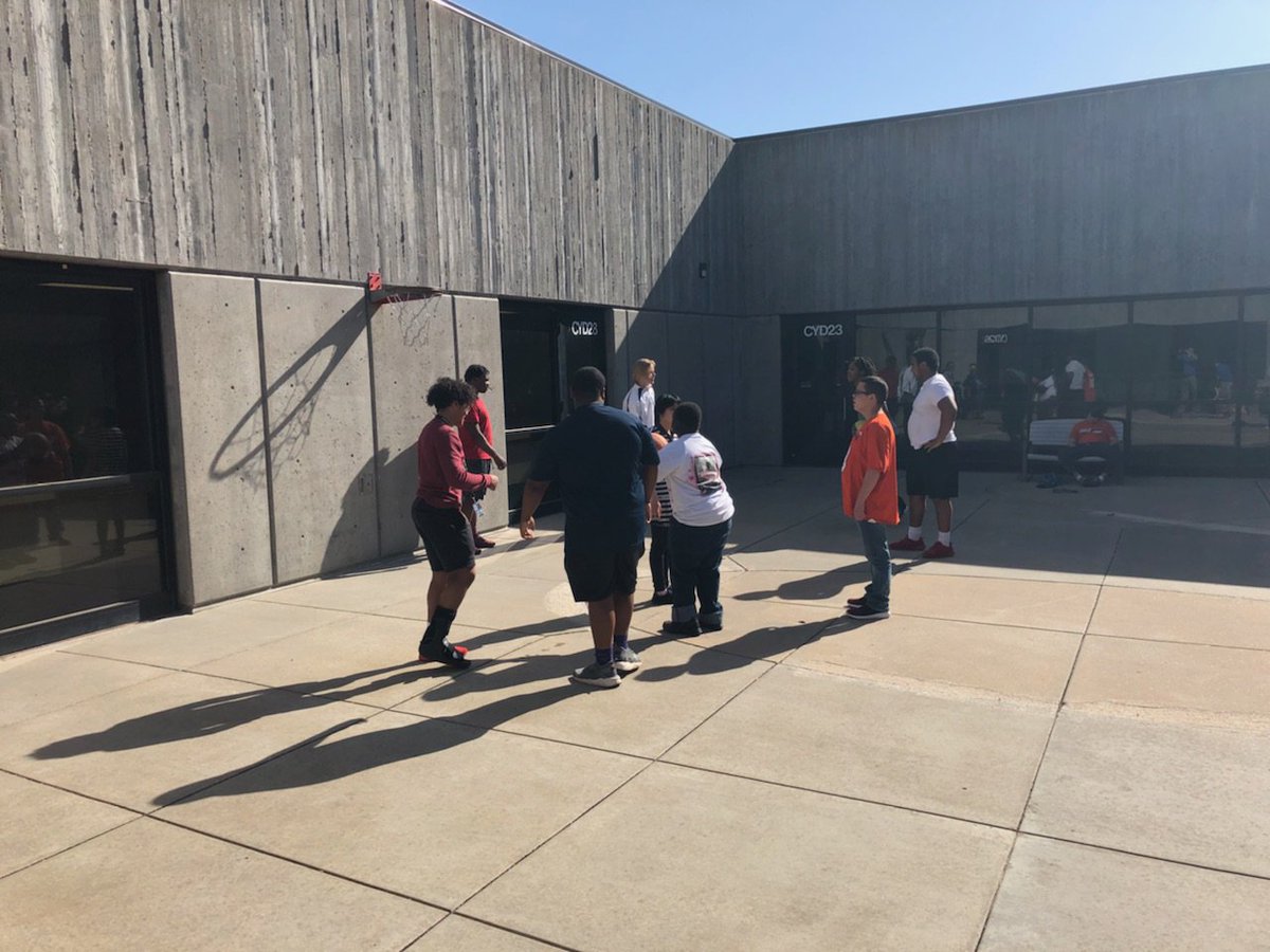 LevySpedEdCtr's tweet photo. Levy loves the Blue Aces! What a great day to spend with the East High Blue Aces!! Today was Aces in the Community Day. The football players spent the morning with our students. #WPSProud #Amazingthingshappenhere #Easthighblueaces https://t.co/I5nuUgUQXe