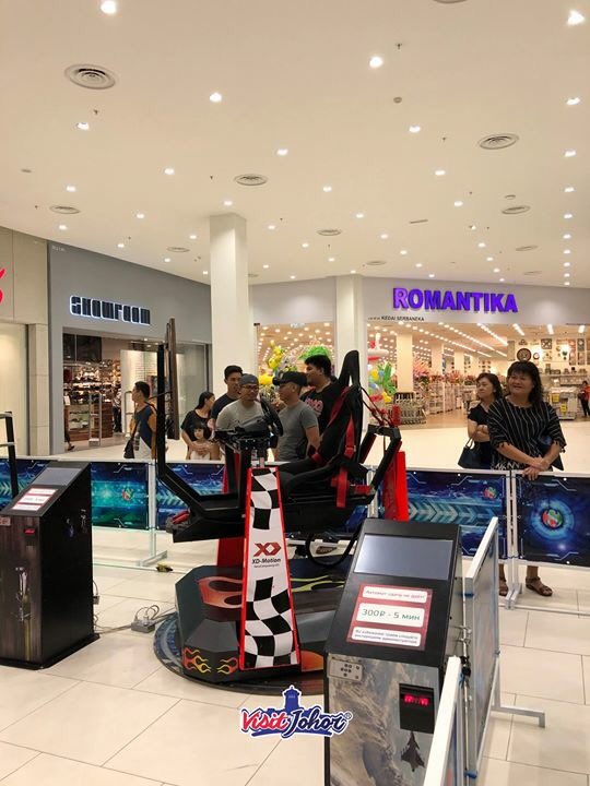 visitjohor_'s tweet photo. Pertama di Johor! Rasai sendiri pengalaman kendali Flight Stimulator 360 darjah, VR Car Stimulator ala ala bawak kereta drift, VR Coaster yang buat korang rasa macam berada dekat tempat tinggi dan bermacam lagi! | Lihat link ni, https://t.co/QEYUDCkZbL https://t.co/Rl9a6yU5Zz