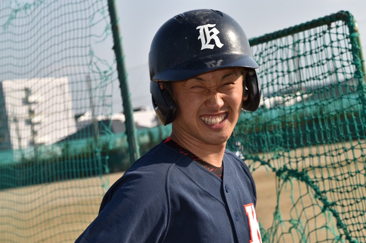 Kio_2018's tweet photo. 〜選手紹介〜
#2 楠 知也 環境デザイン学科 2回生
3バカトリオの一角を担うバカの中のバカ🤪
しかし野球のセンスは一流であの済美高校でレギュラーを張っていったという😳😳
その実力は一体いつ発揮されるのだろうか… https://t.co/VPOtaihewP