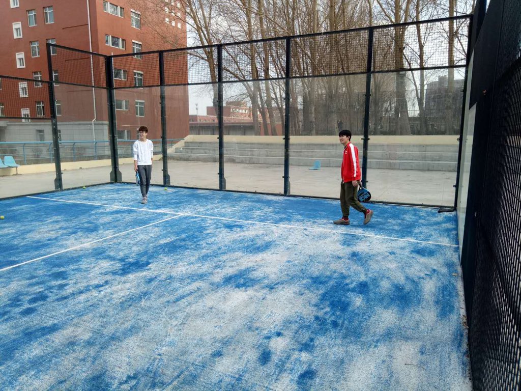 NICHUNLEI's tweet photo. Students in Changchun city are learning to play padel https://t.co/Ayk2Wyz0Rd