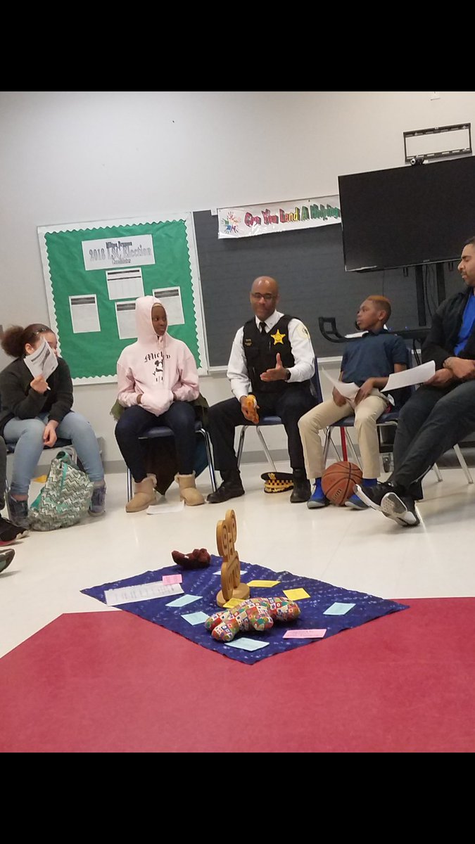 ChicagoCAPS15's tweet photo. The Chicago Sports Mentor Clinics that is held at Brunson School every Wednesday have been a huge success. Commander Cato was able to stop by and joined in our piece circle, giving great knowledge and advice to the kids. #austinworkingtogether https://t.co/8ITNTVLMec
