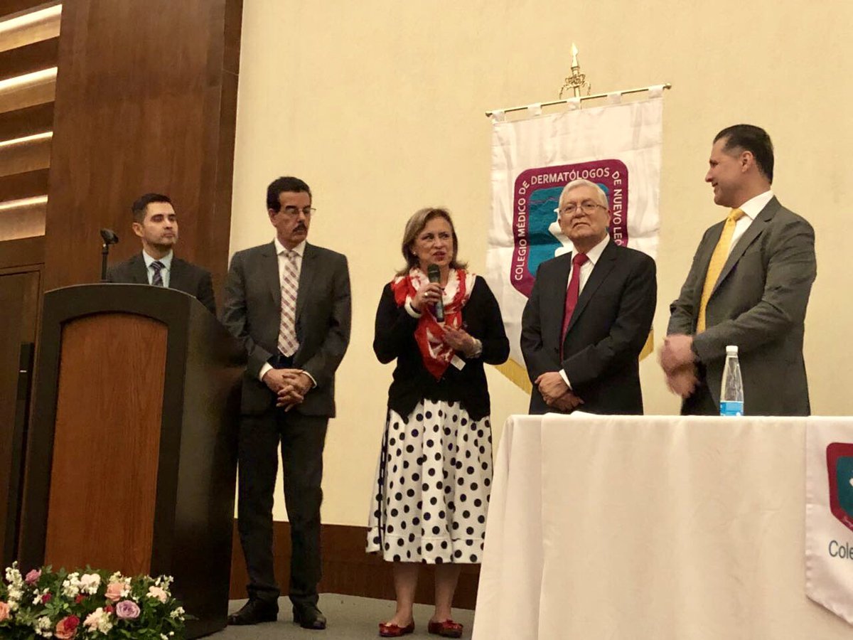 colegiodermajal's tweet photo. El #ColegioDERMAJAL presente en la 1raSesión Académica 2018 y 50 Aniversario del Colegio de Médicos Dermatólogos de Nuevo León, AC (Sociedad de Dermatología de Nuevo León, AC) #CMDNL Agradecemos la invitación de honor de nuestro Presidente Dr. Luis Enrique Sánchez  @dermaluis. https://t.co/fQMgBr5deo