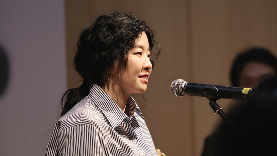 at9film's tweet photo. 들꽃영화제 <꿈의 제인> 여우주연상에 이민지 배우님, 시나리오상에 조현훈 감독님, 김소미 작가님, 촬영상에 조영직 촬영감독님, 음악상에 플래시 플러드 달링스 🎼 <다시 태어나도 우리> 다큐멘터리 감독상에 문창용&amp;전진 감독님🎬, 마지막으로 <메소드> 신인배우상 오승훈 배우까지✨ 축하드립니다 https://t.co/uEMhq91VCC