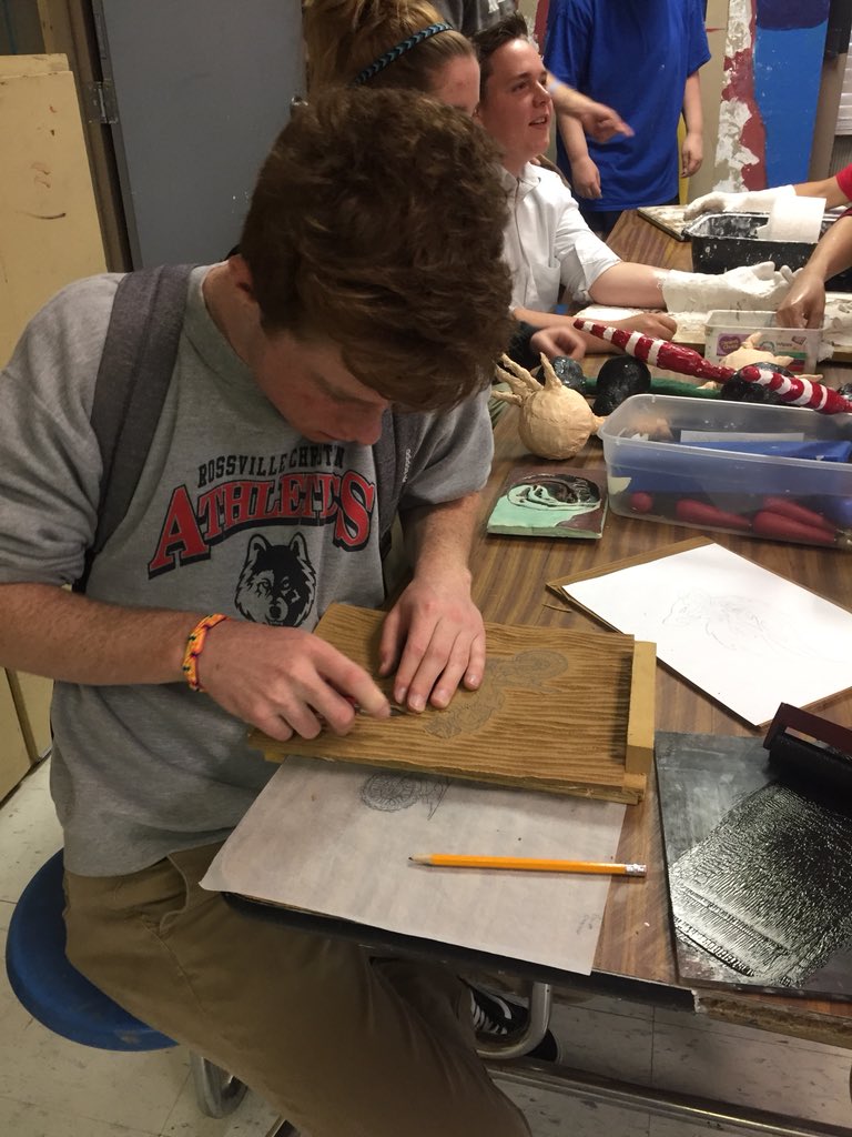 RossvilleAcad's tweet photo. Students in Art I are working on linoleum printmaking, plaster molds, and set design and prop construction for our upcoming drama production of The Wizard of Oz! #RCAlearns #teamrossville #packpride @rcawolves https://t.co/zl5hedPPvg