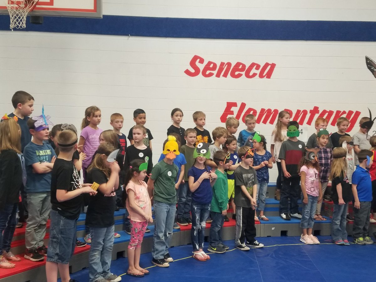 CherylGayer's tweet photo. Swamped.  Our first grade program. #seneca_elem #senecatpc https://t.co/2M7mdhdaDR