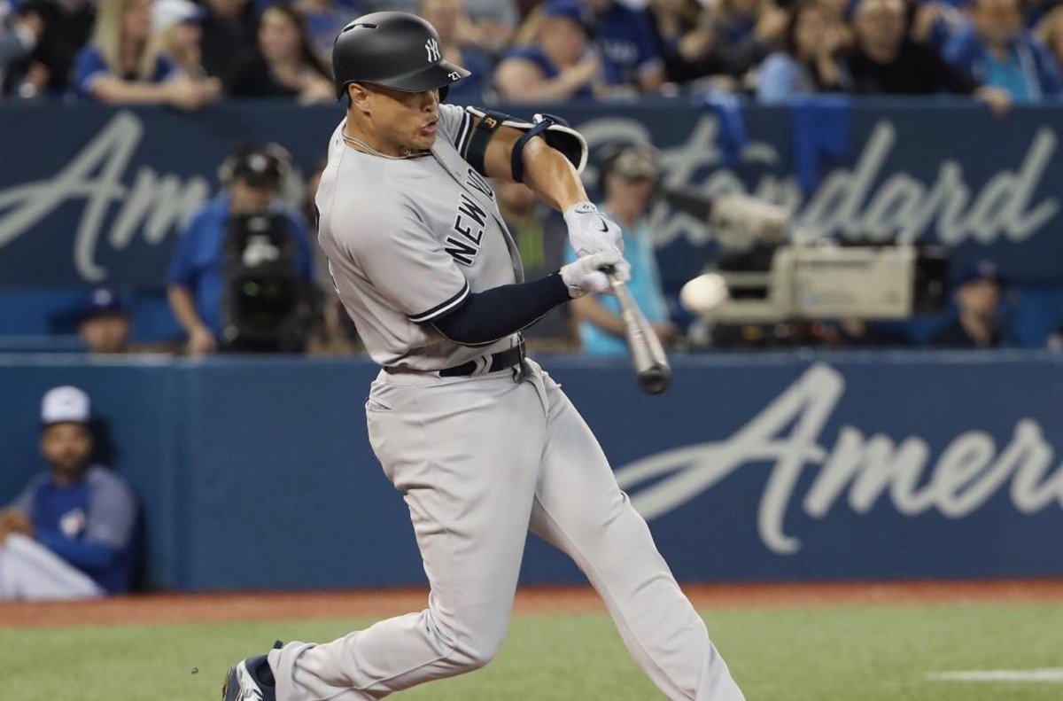 BaseHit2_'s tweet photo. Experience FanDuel for the 1st Time! Take watching sports to the next level with promocode BASEHIT1 https://t.co/Gz9RQ2Oh3x #mlb #sports https://t.co/tkX4riSA48
