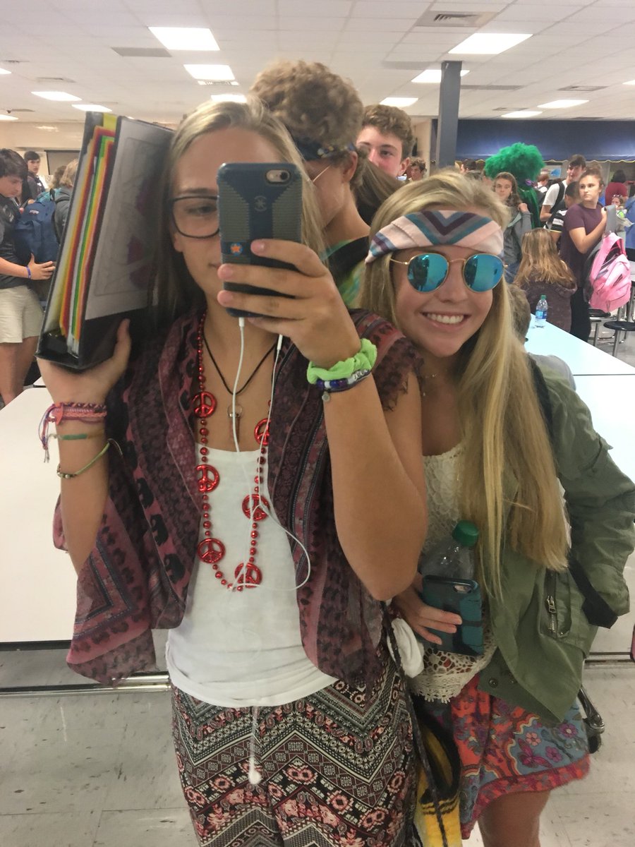 morganquina's tweet photo. Ayyayaayyayayayayeee it’s cha birthday. hope you spent it well. well actually, we did hahaha. love u bish...☯️🦕🦕🌎🌸💧🌛💜💜 #bestestever #westsideitdontstop https://t.co/7V9K8otc2S