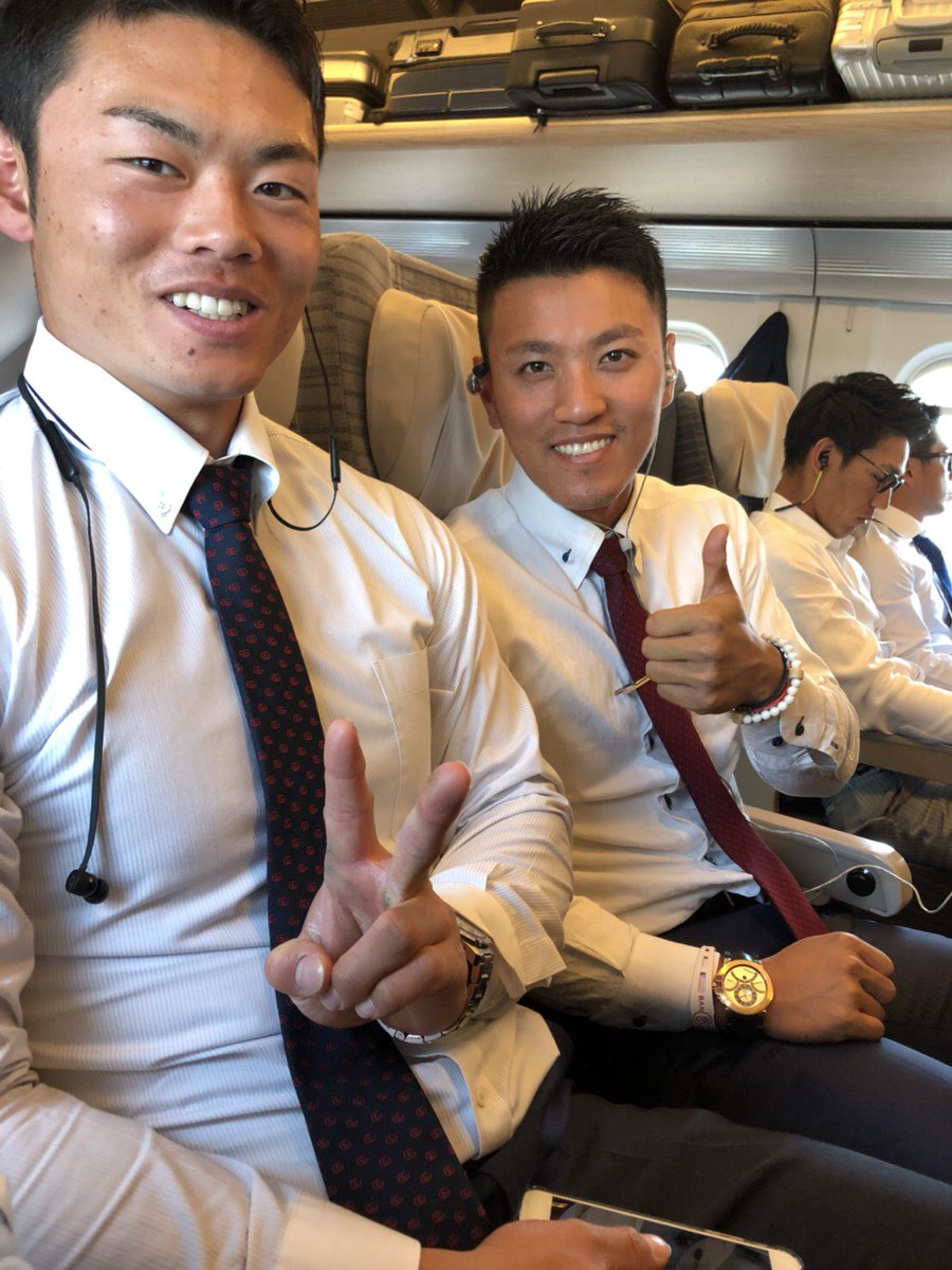 スミレ 白崎くんの肩幅はどれくらいなんですか 細川くんと白崎くん横並びの写真もアップして欲しかったです 次回に期待