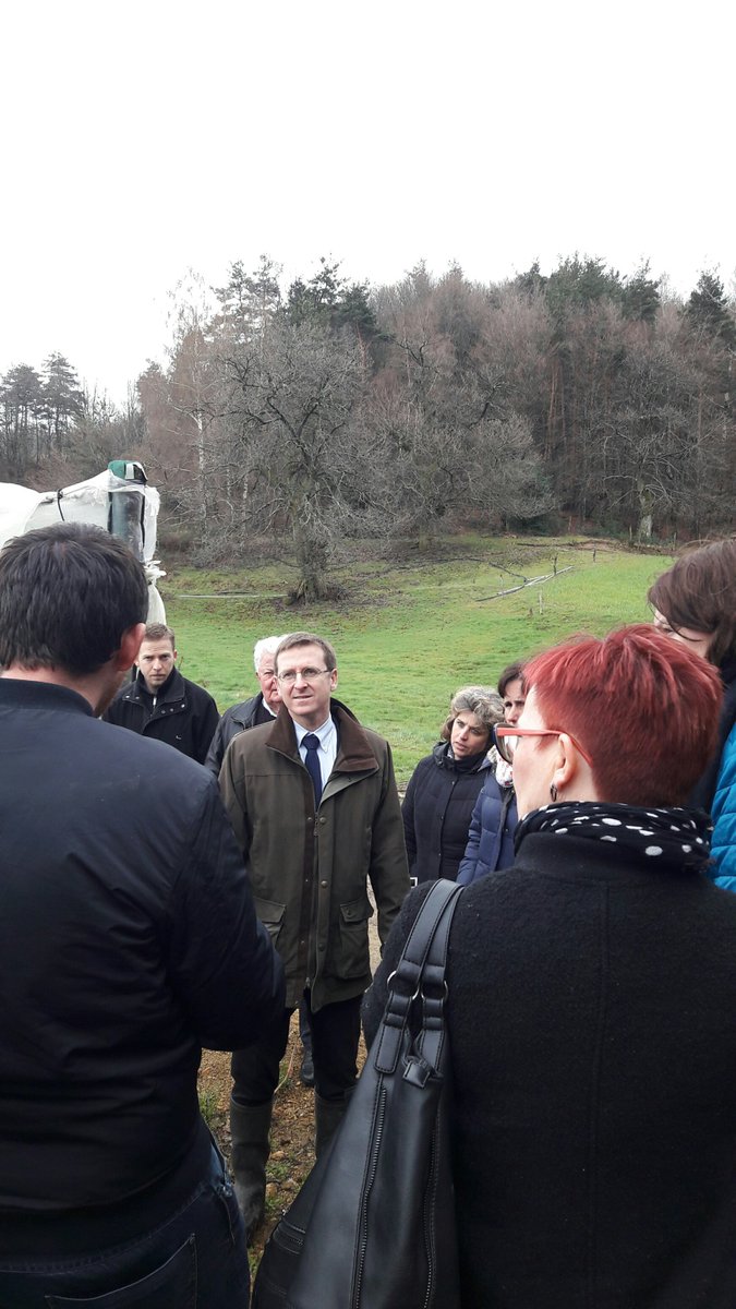 Prefet07's tweet photo. #Agriculture #FDSEA07 #irrigation #cultures #Sangliers #gel #arboricole  #luttecontreDrosophilaSuzukii
Visites de #terrain ce matin pour Philippe COURT, @Prefet07, de plusieurs exploitations agricoles  #StJulienLeRoux, #Boffres,#Charmes avec @FNSEA-FDSEA07 @JeunesAgri @hsaulignac https://t.co/gw8EFbvnCh