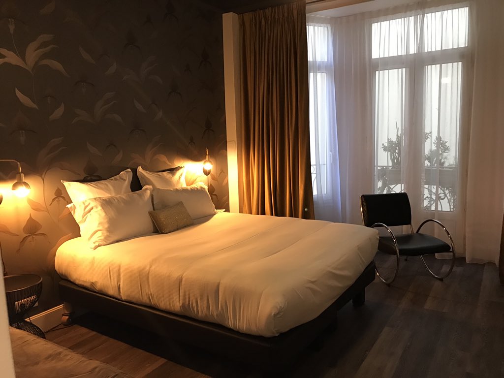 explorenca's tweet photo. L'Arome hôtel, un nouvel établissement de charme au style industriel et raffiné, a ouvert ses portes hier à #Nice06 
👉 https://t.co/QARJN2UFg0 https://t.co/allZ6CXSnN