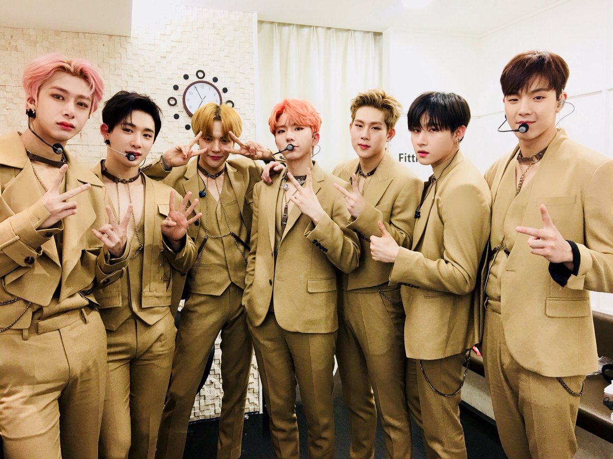 OfficialMONSTAX's tweet photo. [#MONSTA_X]
180413 #몬스타엑스
#KBS2 #뮤직뱅크
#JEALOUSY #젤러시 무대완료✔️ https://t.co/aXRm85oHJS