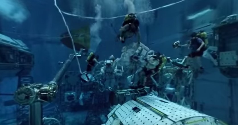 AstronautTips's tweet photo. #AstronautTips Start your spacewalk training in the Neutral Buoyancy Lab at Houston. https://t.co/SvSdXV2xZ5 #spacenation https://t.co/lWAnTlIIg8