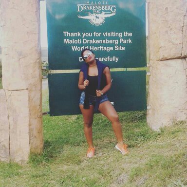 licciouss's tweet photo. t's been 9 years since I have found out that I was HIV+ 2009.
Here I am through condomising, eating healthy, gym & taking care of my well being. So you can do it, kuyaphileka.
#HIVDiaries #StigmaMustFall Aluta Continua #WinnieMultiplied #Winnie https://t.co/MTgyqyY7j4