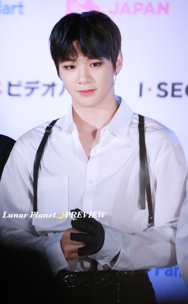LunarPlanet1210's tweet photo. 🍑180413 Kcon in Japan 레드카펫
사랑스럽고 귀엽고 치명적임 ㅠ
#워너원 #wannaone #강다니엘 #KangDaniel https://t.co/LOaJN4Ga05