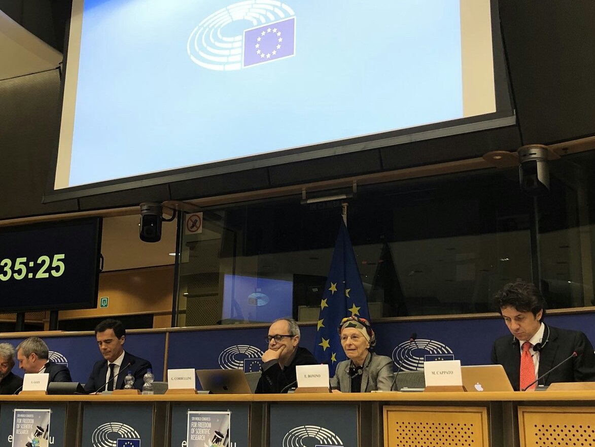 emmabonino's tweet photo. La libertà di scienza, la promozione dell’innovazione e del progresso sono fondamentali, sempre rispettando i diritti umani e rispettando le persone.
Congresso #Science4Democracy promosso da @ass_coscioni https://t.co/cwIvbttlY0