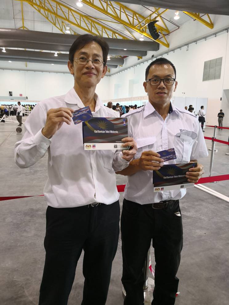 Apad Channel V Tvittere Kebajikanteksi Setiap Kad Bantuan Teksi 1malaysia Mempunyai Nilai Rm800 Yang Boleh Digunakan Untuk Mengisi Teksi Dengan Ngv Atau Petrol Di Stesen Stesen Minyak Petronas Https T Co H9kle0lffg