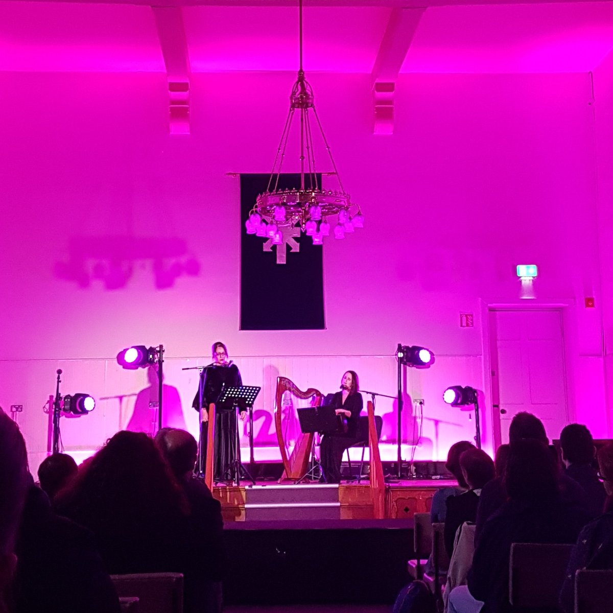 Derina_Johnson's tweet photo. Fun @DublinCityUni day - gave lecture to geography students in St Patrick's then pottered to All Hallows to sing with @laetaredublin at #ANAM2018, sharing the stage with fabulous ladies, incl Dairena Ní Chinneide & Síle Denvir and the ever graceful @aiskenny https://t.co/KoavURGFlQ