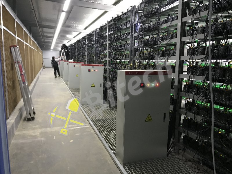 من أحد مواقع التعدين الخاصة بالشركة في شنزن - الصين
#بيتكوين